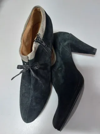 Botines ante negros talla 40 Un solo  uso,