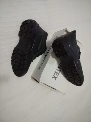 Botas de seguridad CHINTEX  sin estrenar T 42