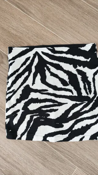 Lote 3 Faldas Estampadas y top negro