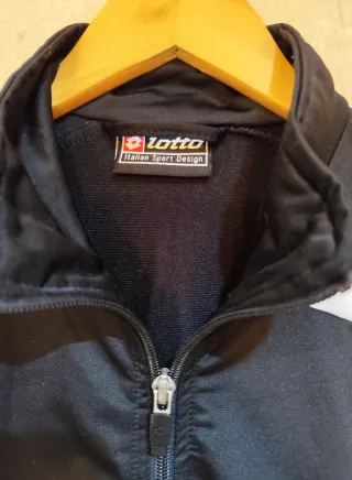 Chaqueta deportiva Lotto negra con cremallera