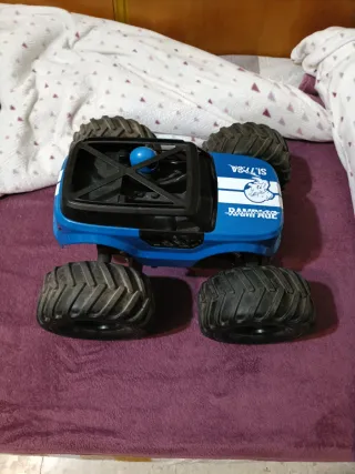 Coche teledirigido azul. AVERIA ELECTRICA