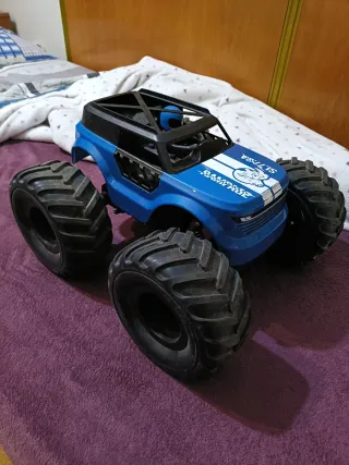 Coche teledirigido azul. AVERIA ELECTRICA