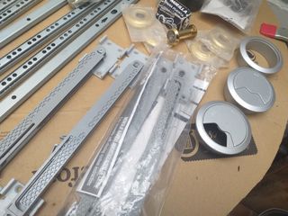 Herrajes y repuestos para puertas