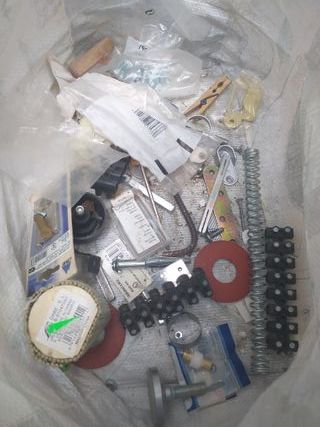 Herrajes y repuestos para puertas