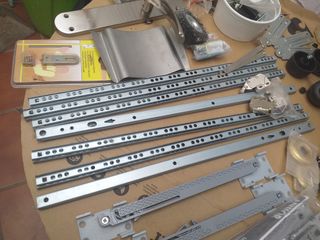 Herrajes y repuestos para puertas