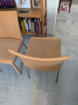 Coppia di sedie norrene in legno e metallo vintage