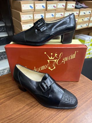Zapato Negro Alido Tacón T.36, 37 y 38