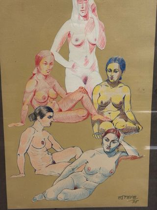 Cuadro de figuras femeninas en papel