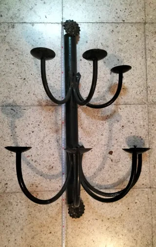 Candelabro antiguo de metal