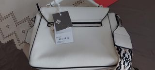 Borsetta bianca con tracolla etnica