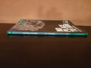 No Place to Hide Level 3 Lower-intermediate (Ca...