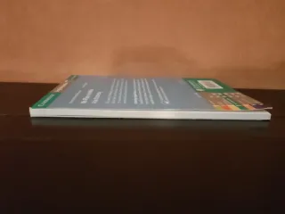 No Place to Hide Level 3 Lower-intermediate (Ca...