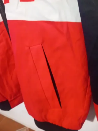 Cazadora Ferrari Negra y Roja