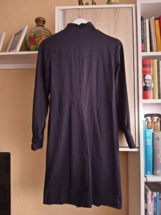 (M) Vestido corto de manga larga con cremallera