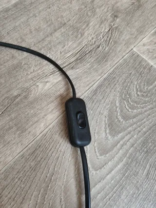 Lámpara de mesa beige flexible