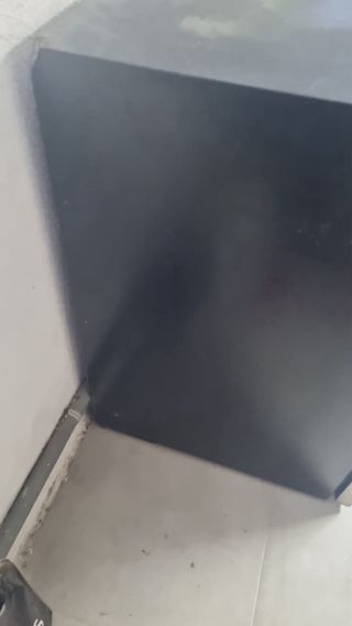 Vinoteca de cristal y acero inoxidable 24 botellas