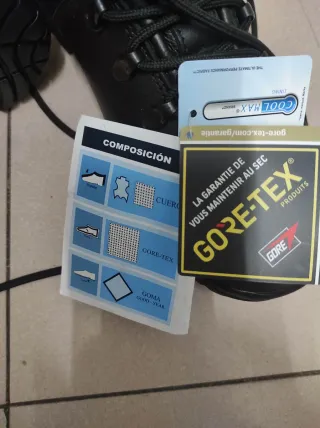 Botas de montaña negras