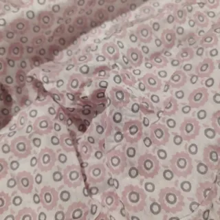 Tessuto con fantasia floreale rosa 130x140