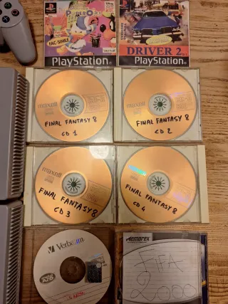 Sony PlayStation 1 (PS1) con giochi