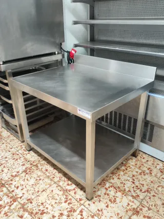 MESA ACERO INOXIDABLE CON ENTREPAÑO