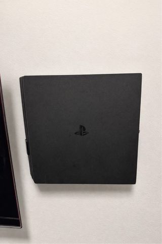 PS4 Pro Negra + Mando y Cables