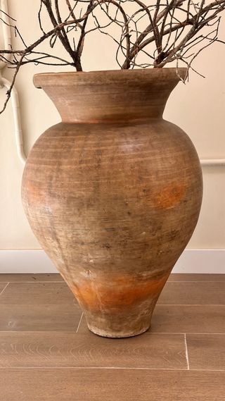 Tinaja de barro antigua