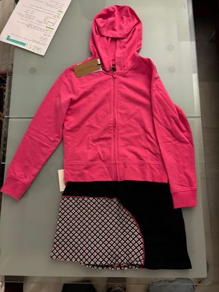 Sudadera con cremallera y capucha de la marca OVS