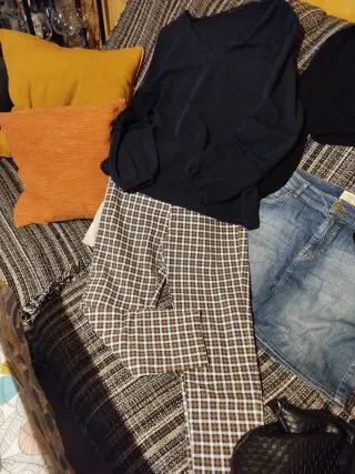 Lote Ropa Mujer: Jersey, Falda, Pantalón