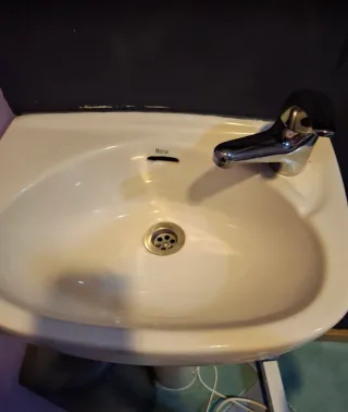 Lavabo Roca pequeño blanco