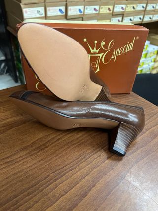 Zapato salón Alido Marrón T. 39