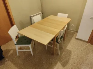 Mesa extensible + 4 sillas