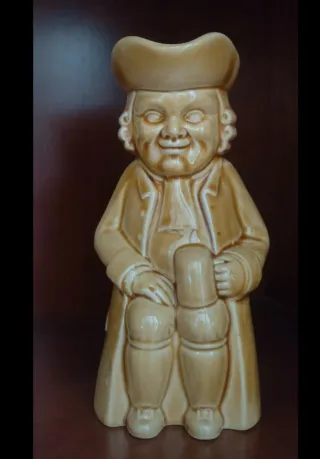 Jarra cerveza alemana figura hombre