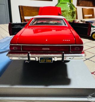 Ford Gran Torino 1:18 Joy Ride Starsky & Hutch