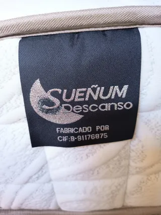 Vendo 2 Colchónes con sus bases y patas de 105x200