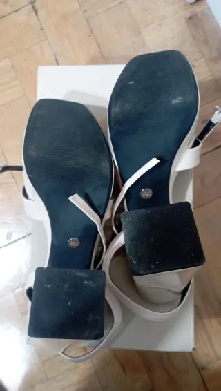 Zapatos de tacón blancos con plataforma