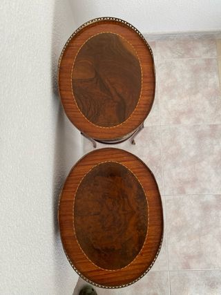 Coppia di Comodini Classici in Legno e Metallo