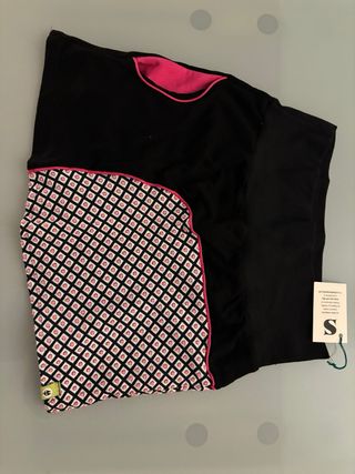 Falda vintage negra y rosa