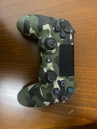 PS4 (PlayStation 4) Negra + Mando Camuflaje