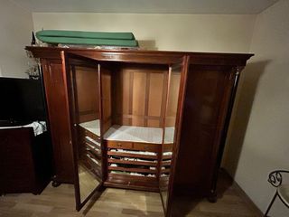 Armario antiguo de caoba