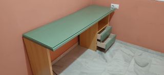 Escritorio madera y cristal