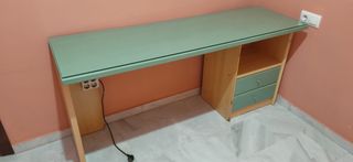 Escritorio madera y cristal