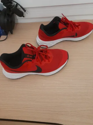 Zapatillas Nike Running Rojas y Negras