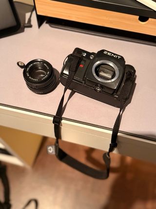 Câmara Analógica Zenit 122 + Helios-44M-7