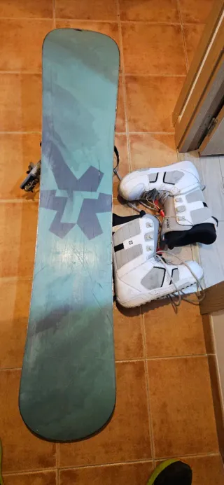 Tabla Snowboard Tijuana 163W + Botas Burton T48