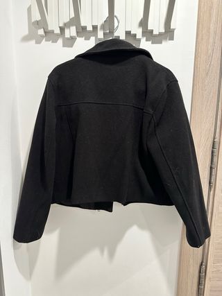 Chaqueta corta negra mujer