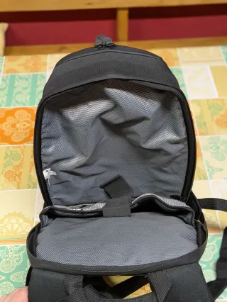 Mochila SHAD E-83 Negra nueva