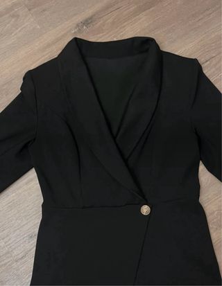 Mono blazer elegante negro