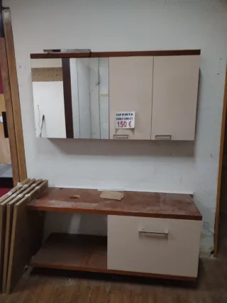 Mueble de baño con espejo y cajones