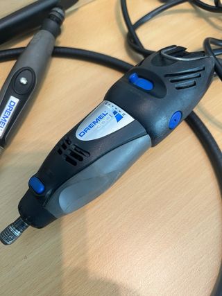 Dremel 3000 con eje flexible y luz LED