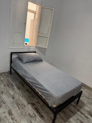 Alquilo habitacion en centro de Malaga